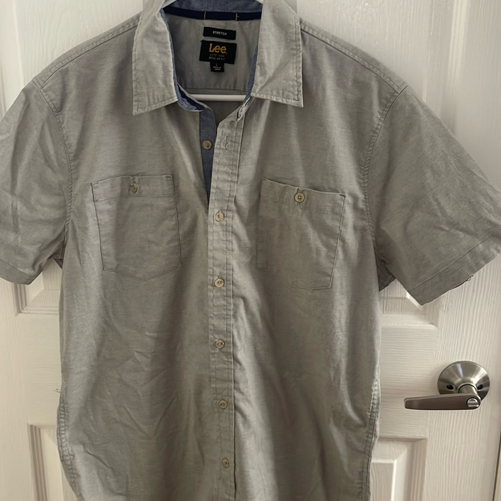 Men’s Lee shirt